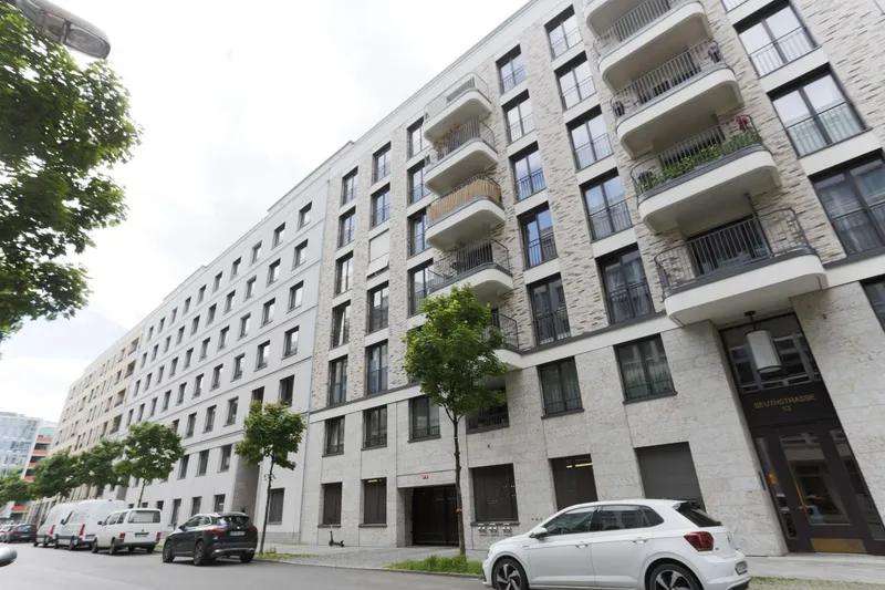 Modernes Wohnen mit Loggia – attraktive 2-Zimmer-Wohnung in Berlin-Mitte — photo 1
